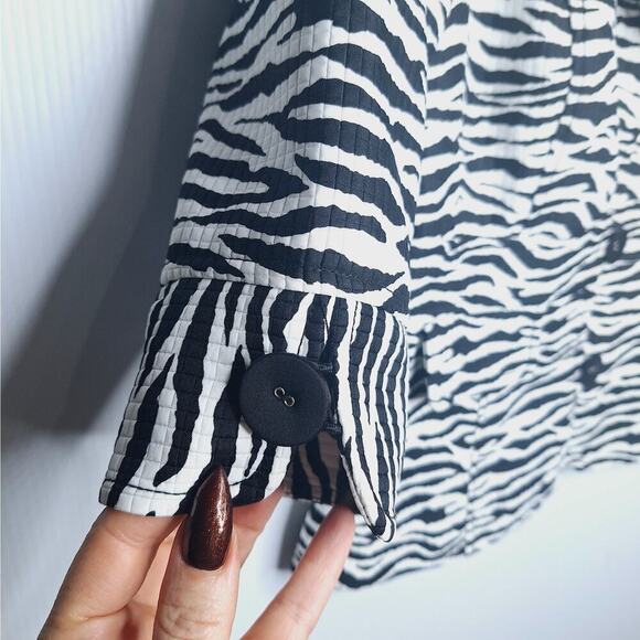 Boston Proper Zebra Print Fitted Blazer Jacket 6 Black and White 3/4 Sleeve - Picture 6 of 10